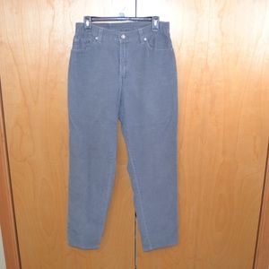 Levis Women 550 gray corduroy size 8 relaxed fit